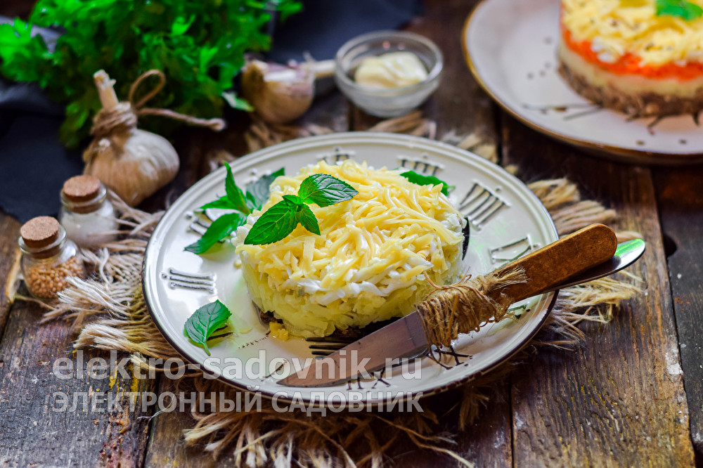 очень вкусный салат со шпротами