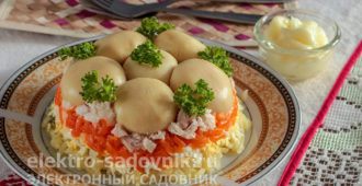 Грибная поляна с шампиньонами и сыром