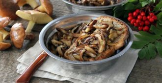 Маслята жареные